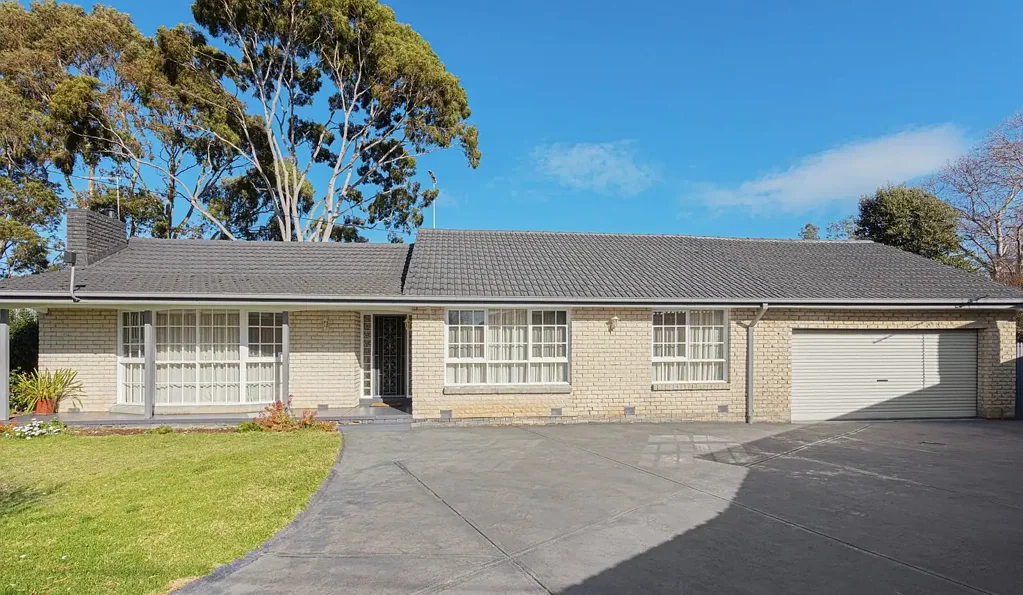 Vibrant Family Home with Private Park Access