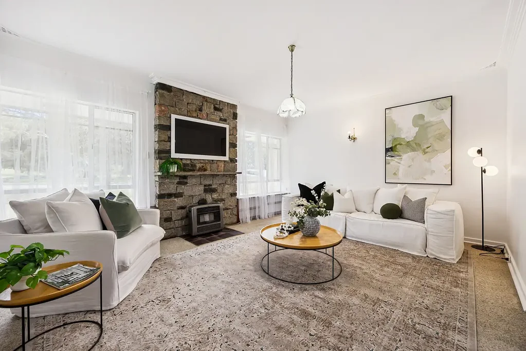 Yokine 3 Slaapkamer Park side charm with endless possibilities – R30 zoning