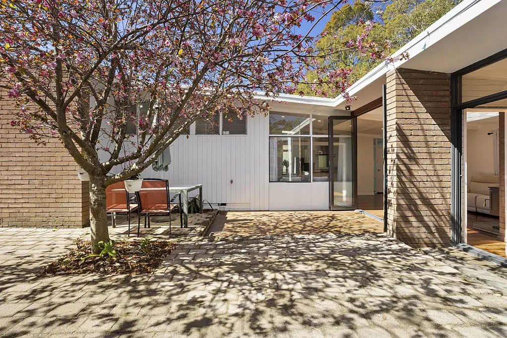 8 Cherana Crescent, Forestville, NSW 2087