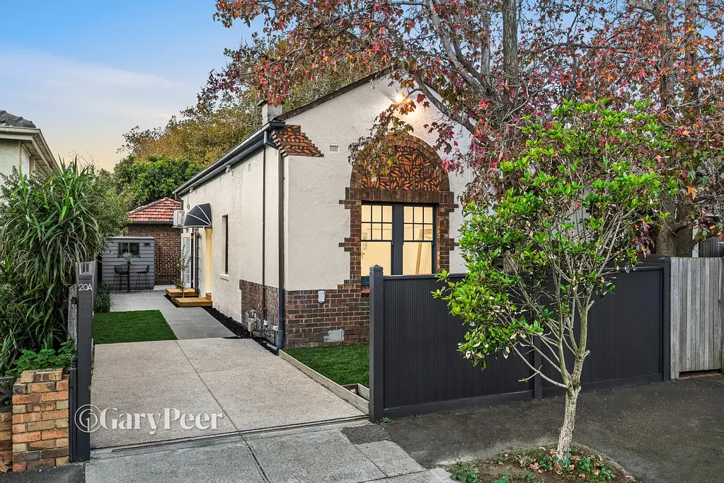 Balaclava 2 Bedroom Classic character in a coveted lifestyle pocket