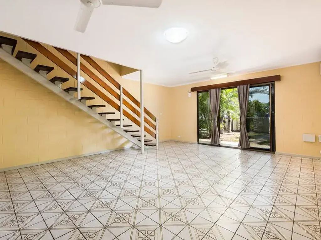 Tidy Townhouse with Character