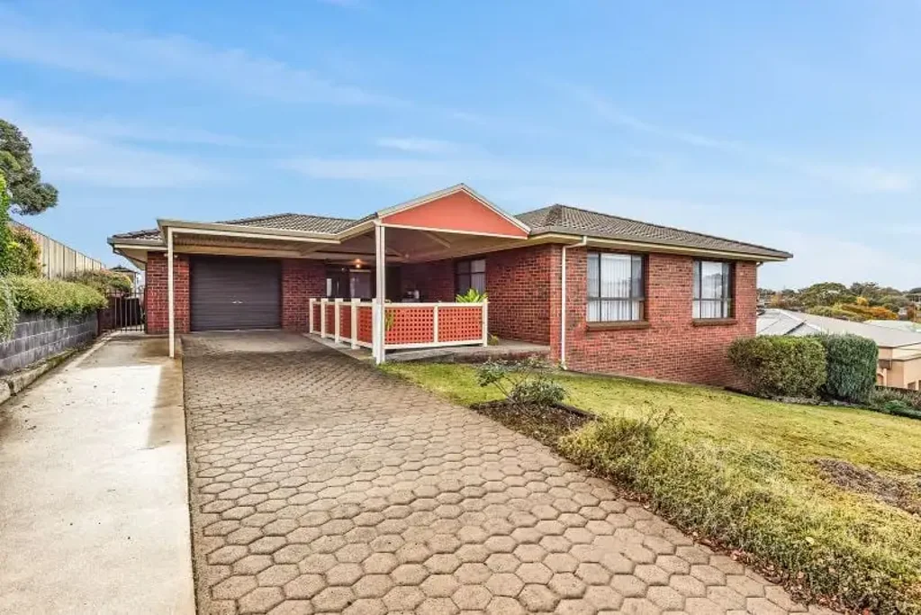 Mount Gambier 3Phòng ngủ Affordable family home or investment.