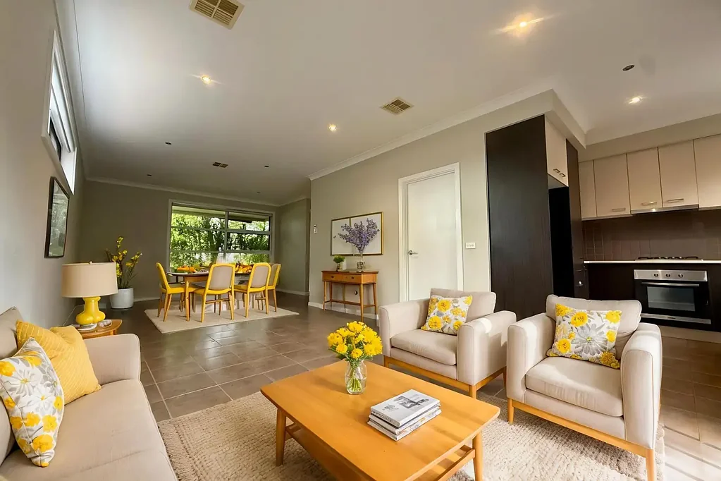 Stylish 2-Bedroom Townhouse – Low Maintenance, Prime Location