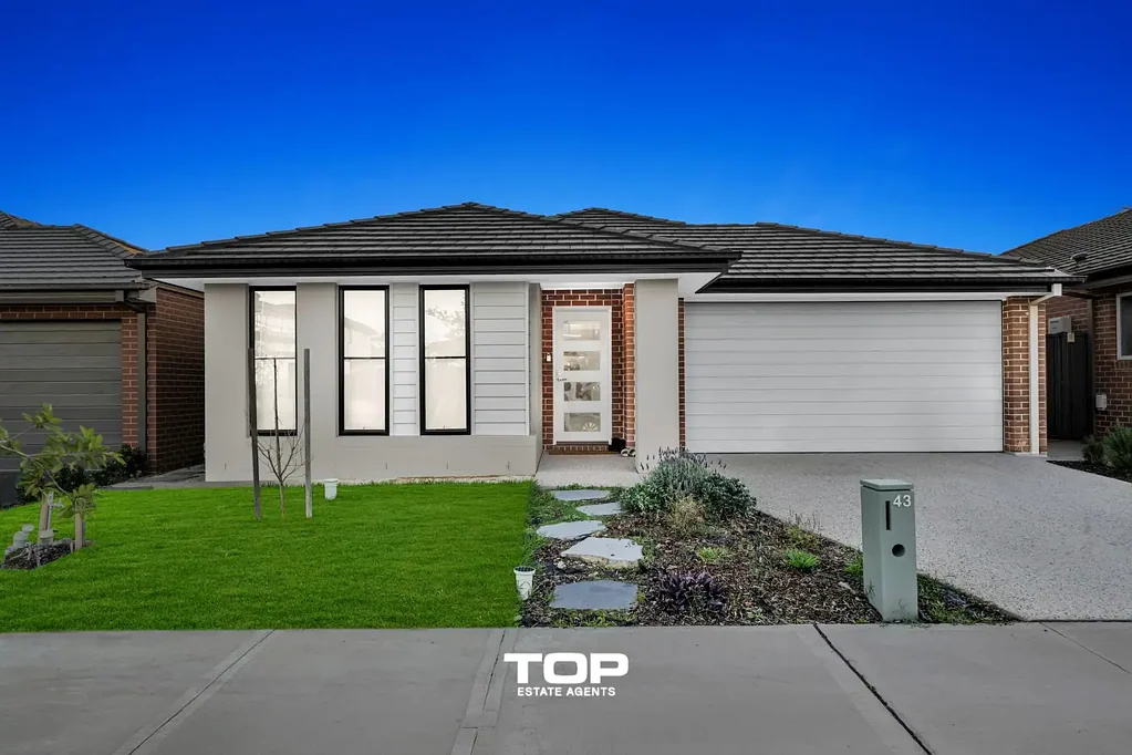 Clyde North 4房  Contemporary Comfort in a Stylish Near-New Home