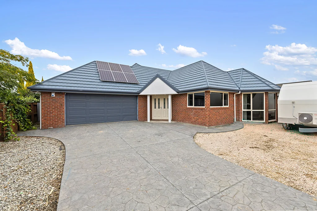 Woodend 5Zimmer Big home, big section- must be sold!