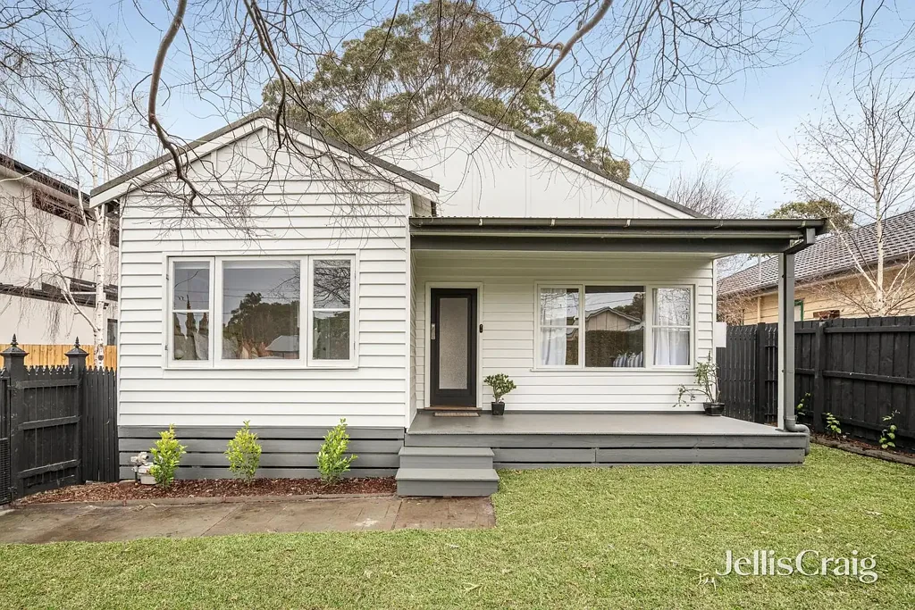 Cheltenham 4ਬੈੱਡਰੂਮ Sophisticated Single-Level Home with Studio.