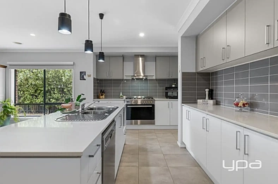 Kusina - 67 Oleary Way, Maddingley, VIC 3340