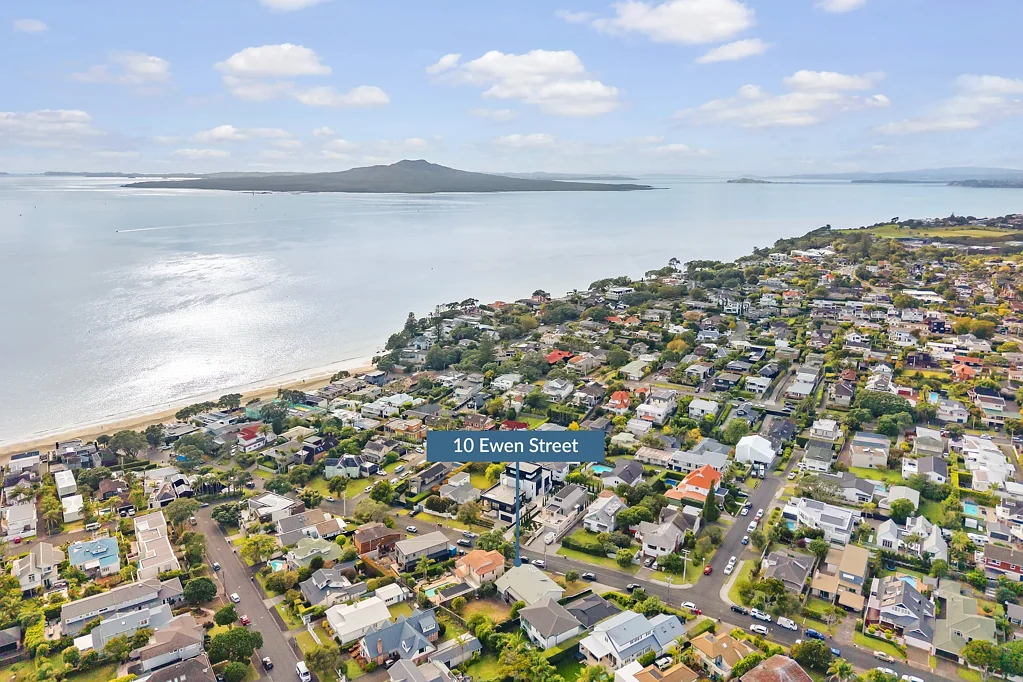 Takapuna 4ਬੈੱਡਰੂਮ SEAWARD SIDE OPPORTUNITY | RC & BC APPROVED