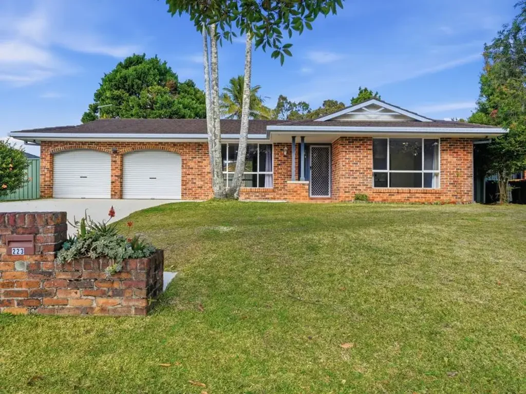 Boambee East 4房  Affordable Family Home with a Great Backyard...