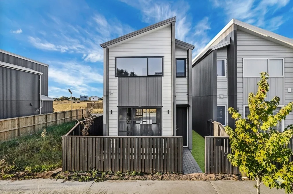 Brand-New Standalone 3-Bedroom, 2.5-Bathroom Home in Karaka – Modern, Secure & Low Maintenance
