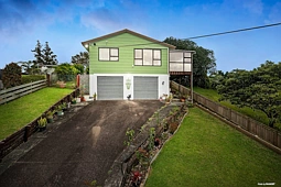8 Kauri Road, Stanmore Bay