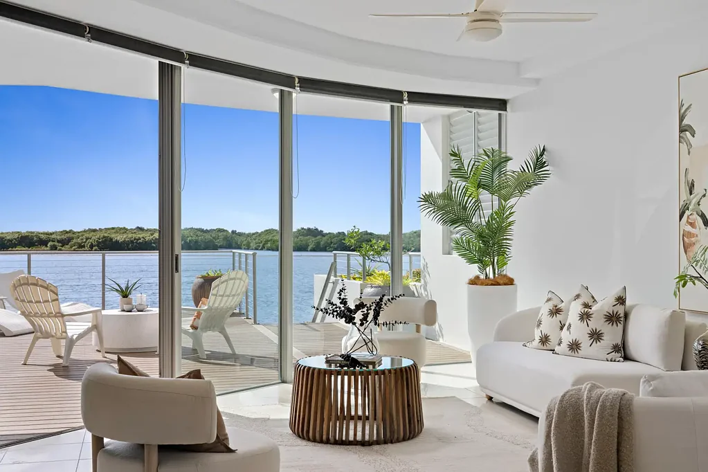 Maroochydore 2ห้องนอน Step from Your Balcony to the Water's Edge on Picnic Point Esplanade