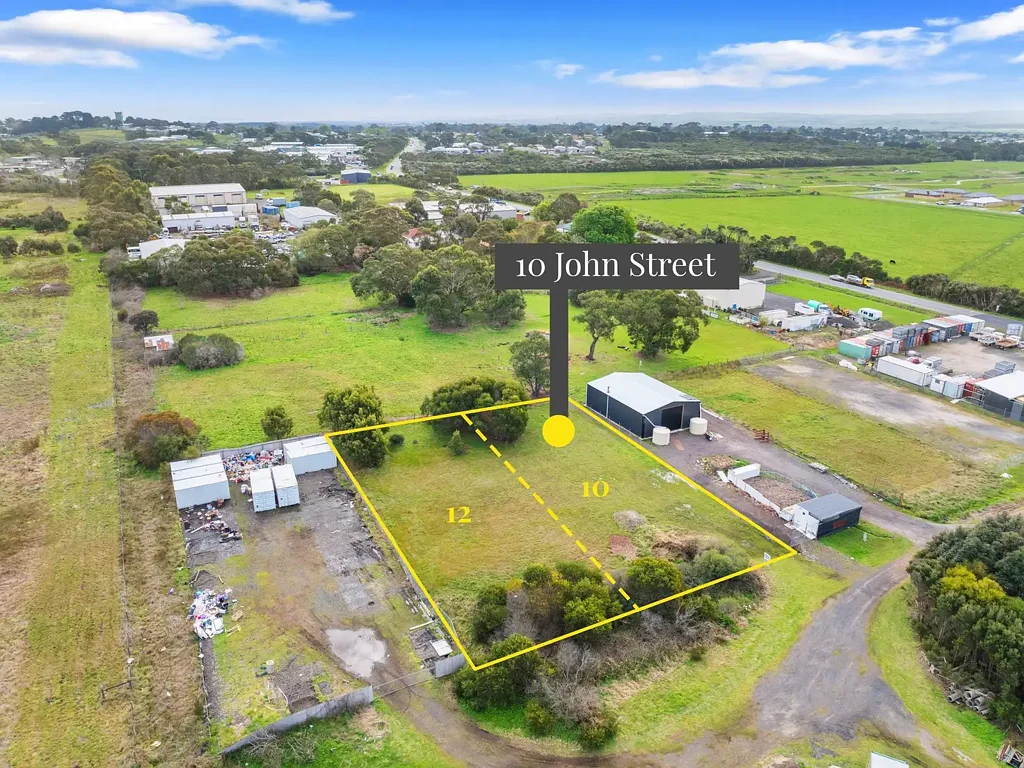 Wonthaggi  THINK OUTSIDE THE SQUARE