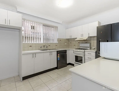 1/717 Princes Highway, Springvale, VIC 3171, 2房, 1浴, Apartment