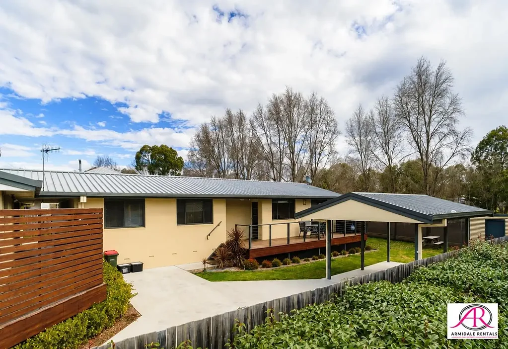 Armidale 3 Slaapkamer Stylish, Low-Maintenance Investment or Home with Strong Rental Return