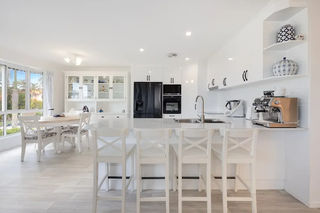 Bli Bli 2房  TOP END COASTAL HAMPTONS ELEGANCE IN EDGEWATER OVER 50'S LIFESTYLE RESORT!