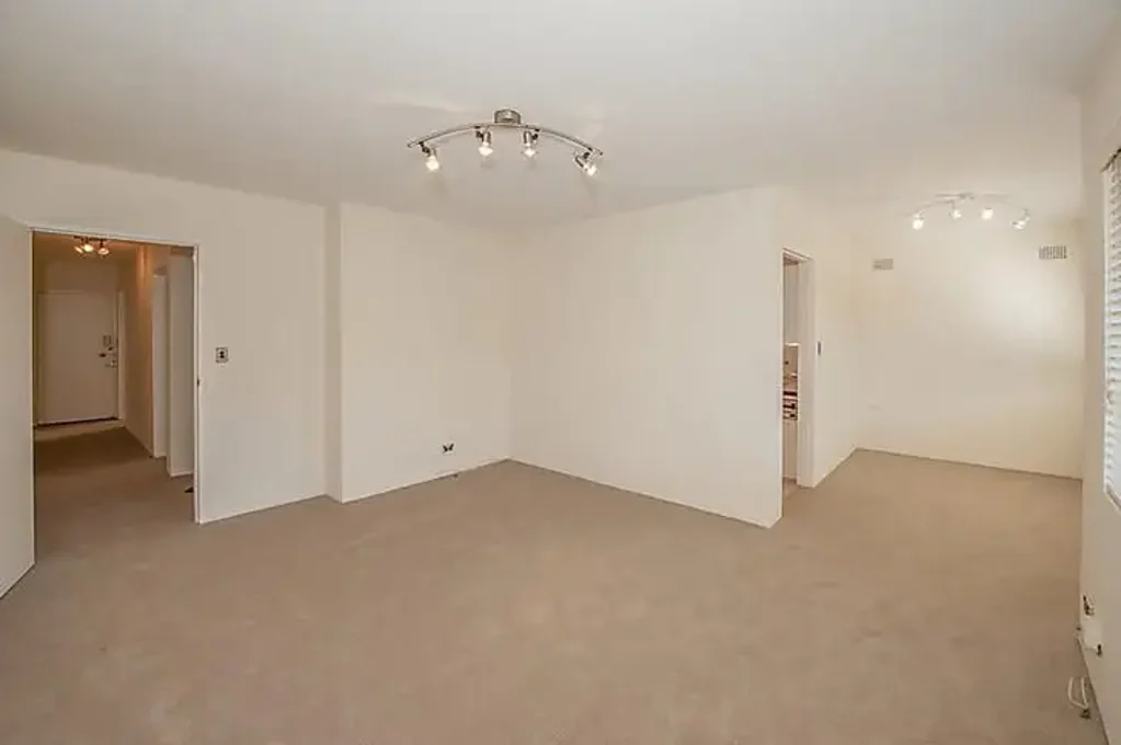 Spacious & Conveniently Located Apartment in the Heart of Kingsford