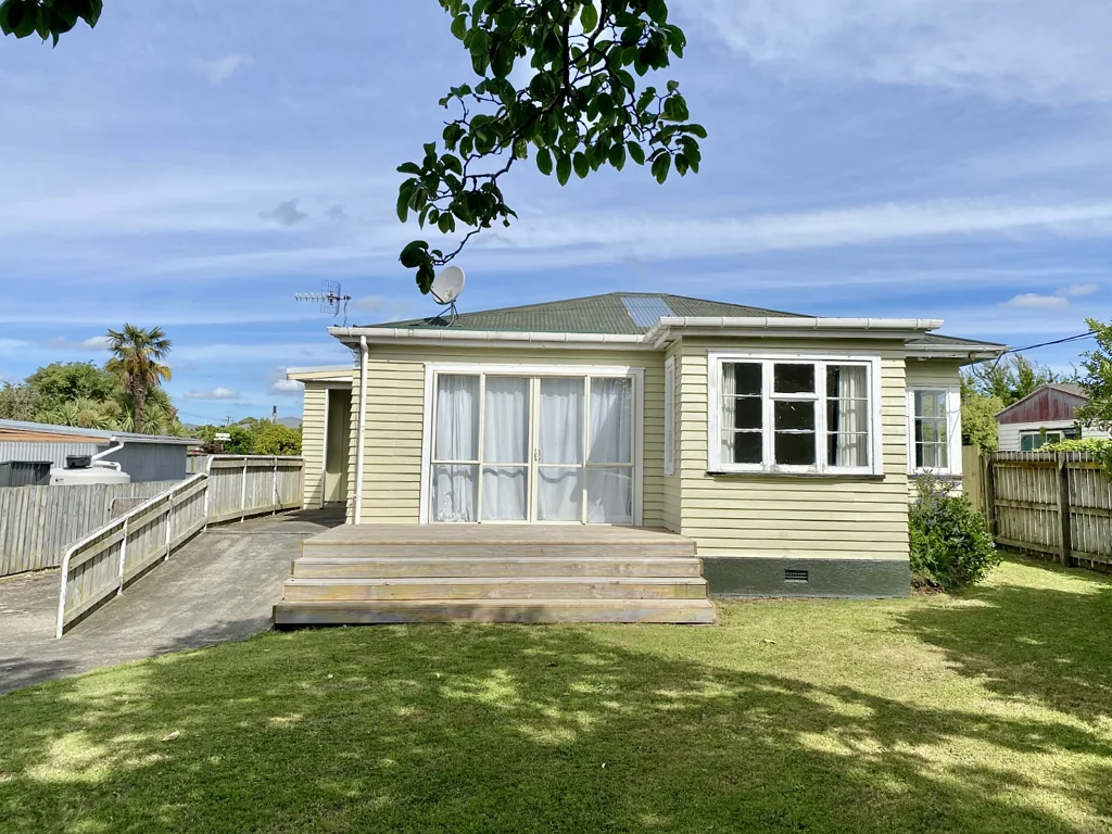 Bright & Newly Renovated Ã¢ÂÂ Central Pahiatua Living