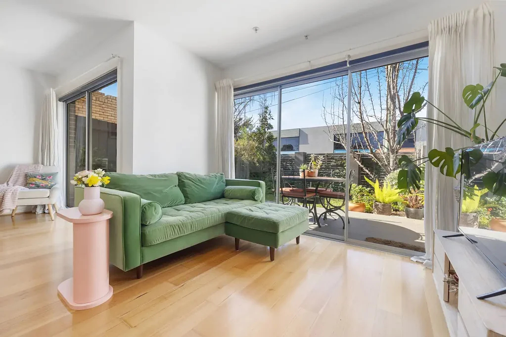 Murrumbeena 2Kwarto Stylish Low-Maintenance Living with Garden Appeal