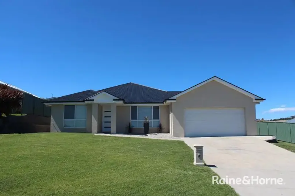 Family Home Laffing Waters Estate - Available 21/08/2026 !!!