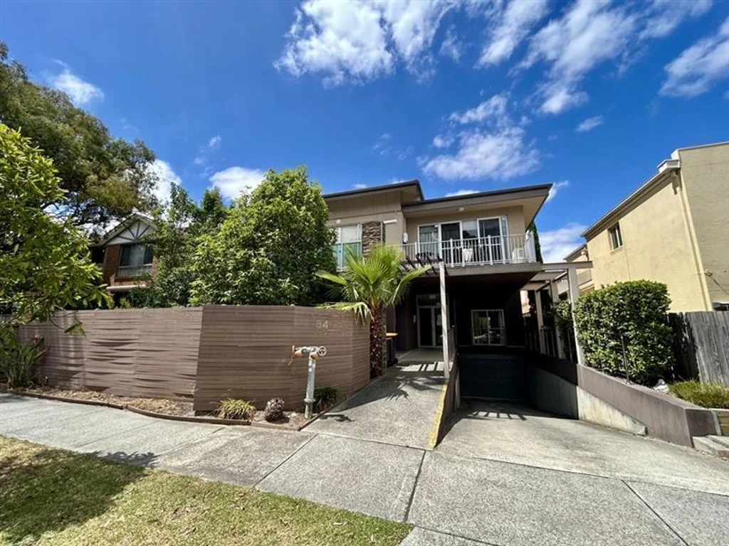 Semi-Furnished Apartment in Prime Clayton Location