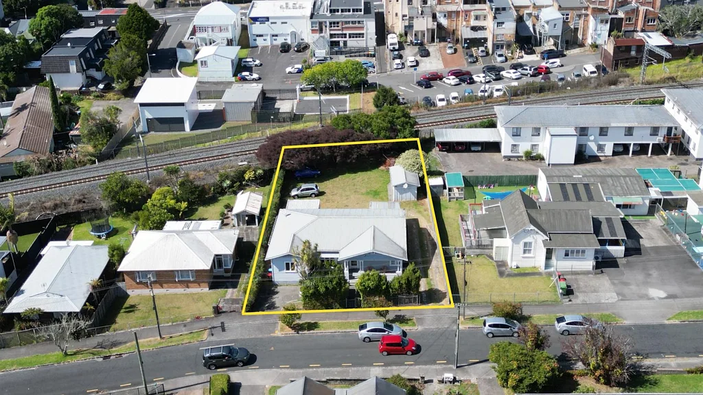 Mount Albert 5ਬੈੱਡਰੂਮ Land Bank in Comfort - Offshore Vendor Says SELL