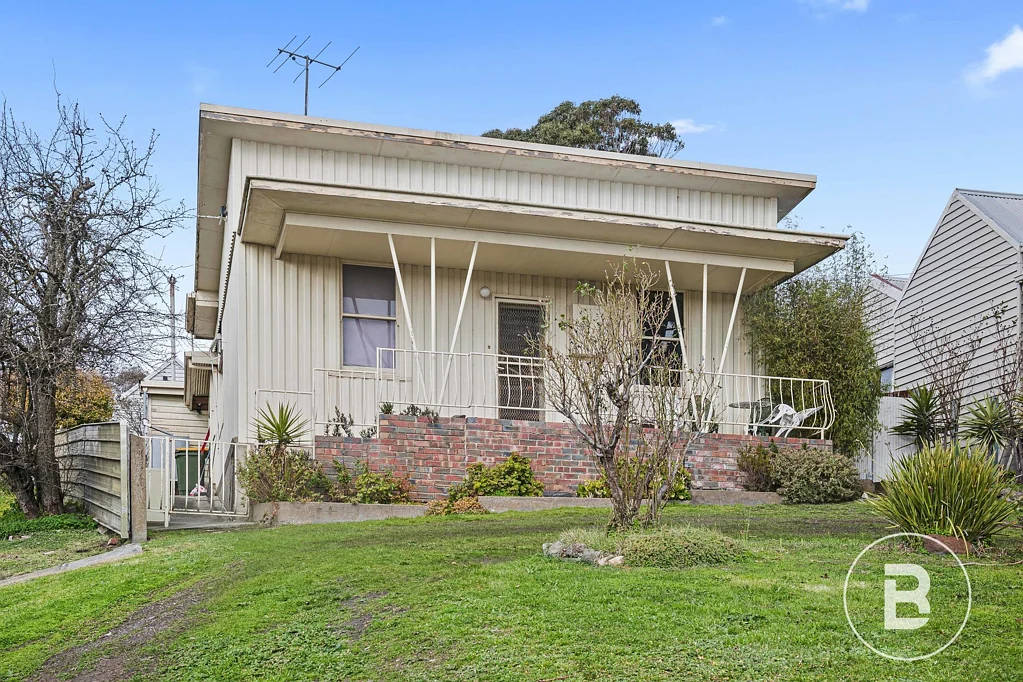 Golden Point 2 Bedroom CENTRAL TRIPLE LOT DEVELOPMENT POTENTIAL (STCA) WITH VIEWS.