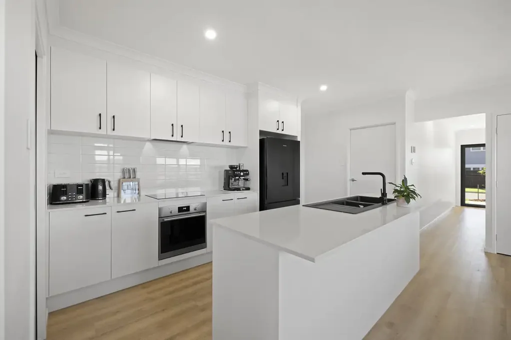 LIGHT, BRIGHT & BEAUTIFUL