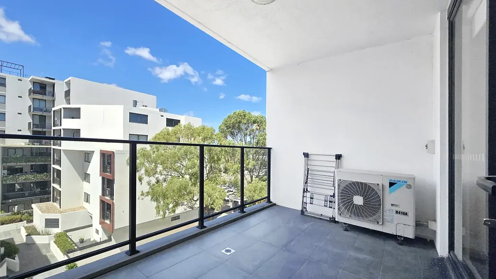 Private Inspections welcome! Move in Imme. - SPACIOUS 1BEDROOM IN THE HEART OF CAMPSIE - NO CARPET - Partially Furnished