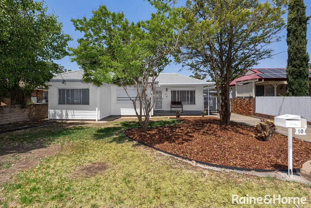 10 Craft Street, Lake Albert, NSW 2650