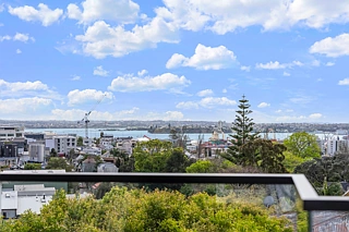 4/10 St Georges Bay Road, Parnell, Auckland City
