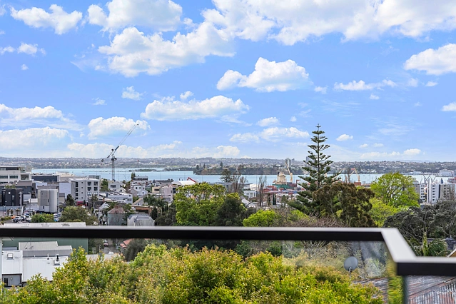 4/10 St Georges Bay Road, Parnell, Auckland City