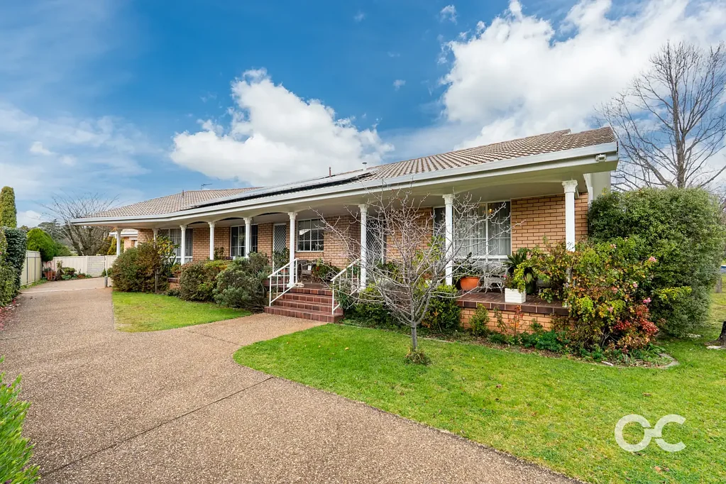 Orange 3Moenga A Family Favourite in Blue-Ribbon Westlea