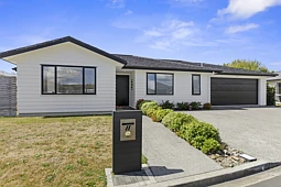 11 Poulson Grove, Trentham