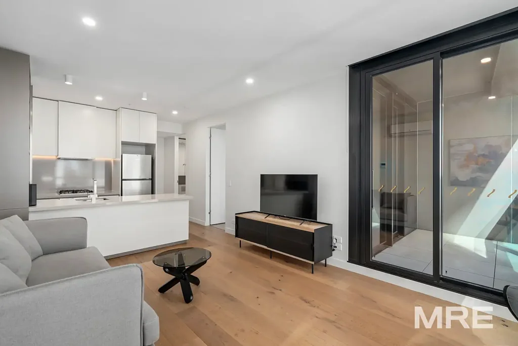 Immaculate, spacious apartment in excellent condition