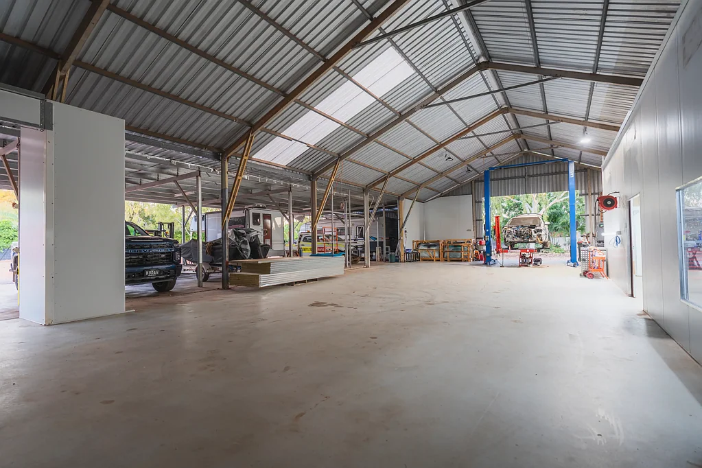 Kununurra 4Kwarto THE ULTIMATE MANCAVE WITH MAIN RESIDENCE BUILT 2015, OVERALL, A LOW MAINTENANCE PROPERTY