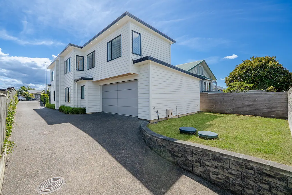 Grey Lynn 4कमरा Make an offer- Priced $300K below latest CV