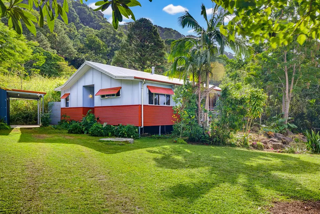 Hunchy 3Moenga Sustainable Living Meets Hinterland Charm and Sweeping Views