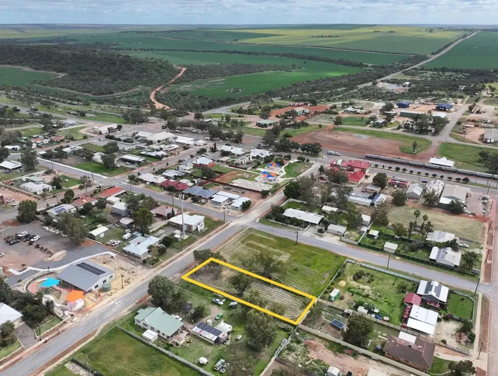 Mingenew Room to Build Your Mingenew Future -  1214m2 Central Block