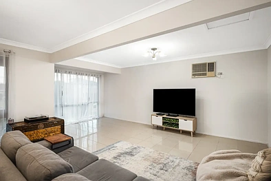 65 & 65A Pine Creek Circuit, St Clair, NSW 2759, 5房, 2浴, House