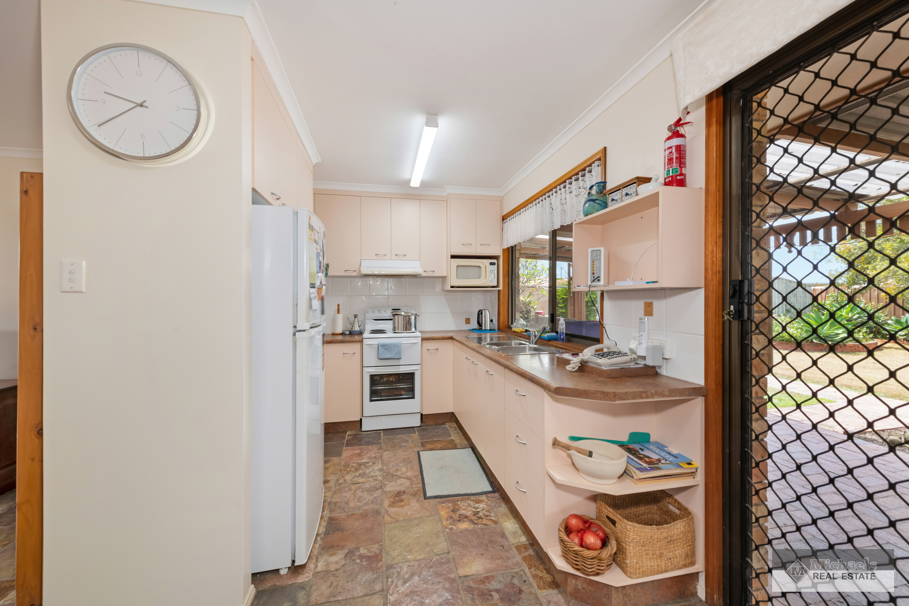 3 CENTRAL AV, THABEBAN QLD 4670, 0 Kuwarto, 0 Banyo, House