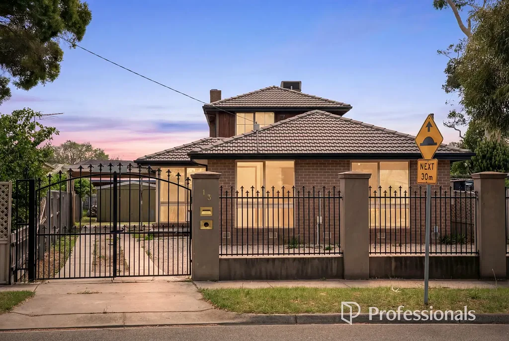 Keysborough 5ห้องนอน A Rare “Ready to Renovate” Opportunity on 833sqm (Approx.)