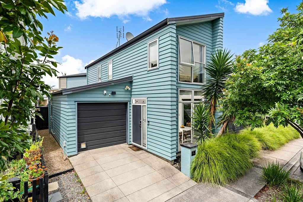 Hobsonville 2房  Standalone, Single garage and Parking