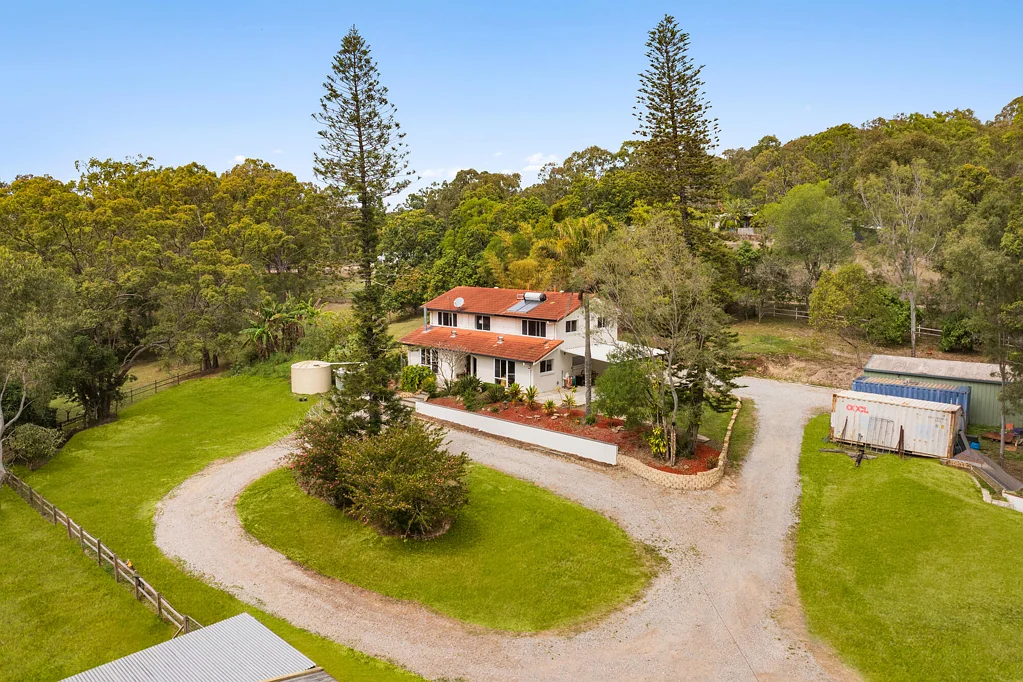 Willow Vale 4Zimmer Acreage Living with Endless Potential on 7.5 Acres!