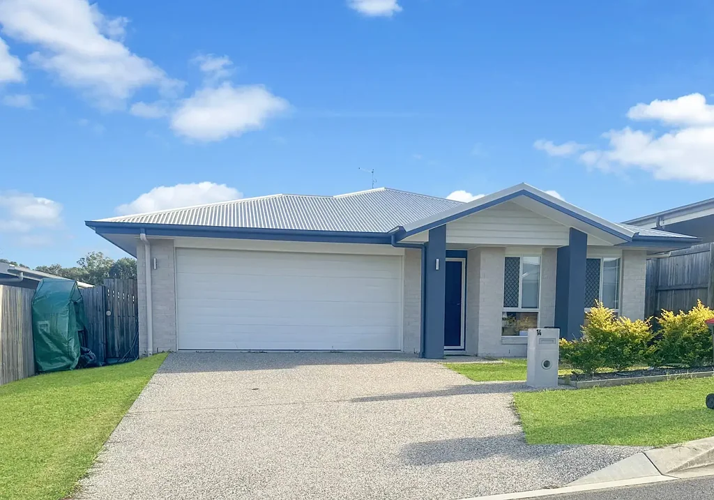 MODERN FAMILY HOME IN HILLCLOSE ESTATE
