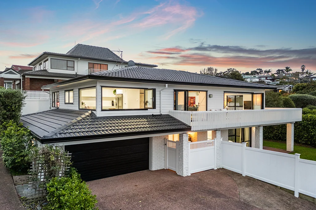 Castor Bay 4침실 Coastal Luxury | Rangitoto Views | Double Westlake