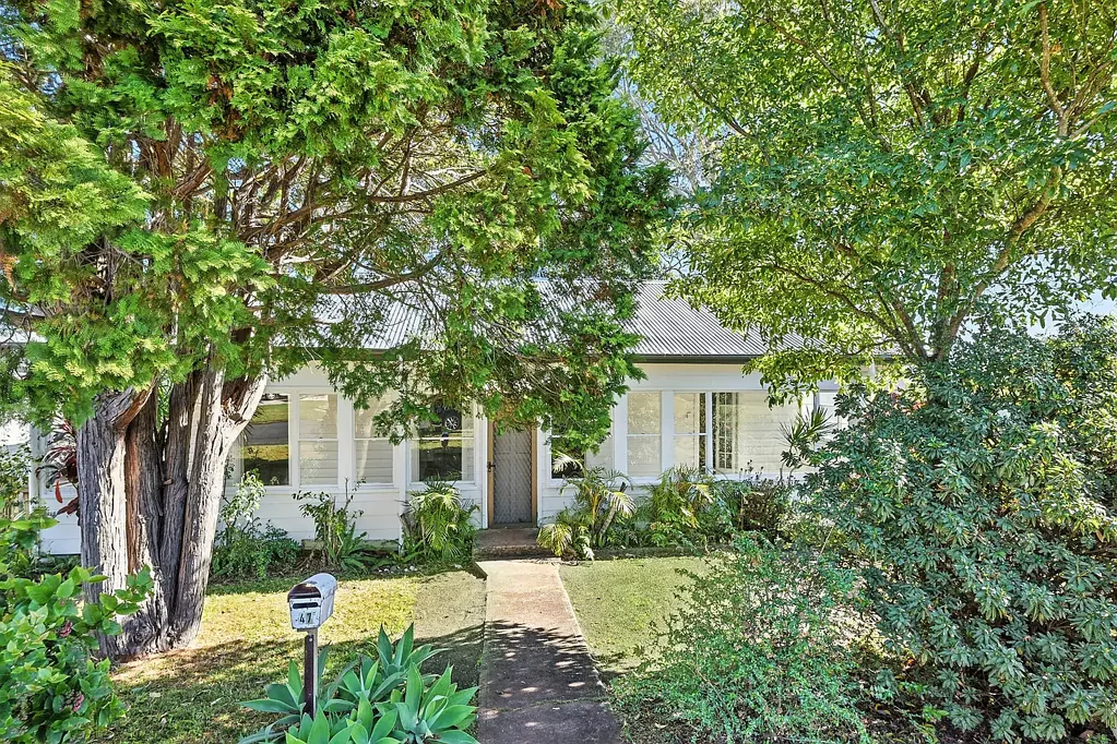 CHARM, CHARACTER & CONVENIENCE!