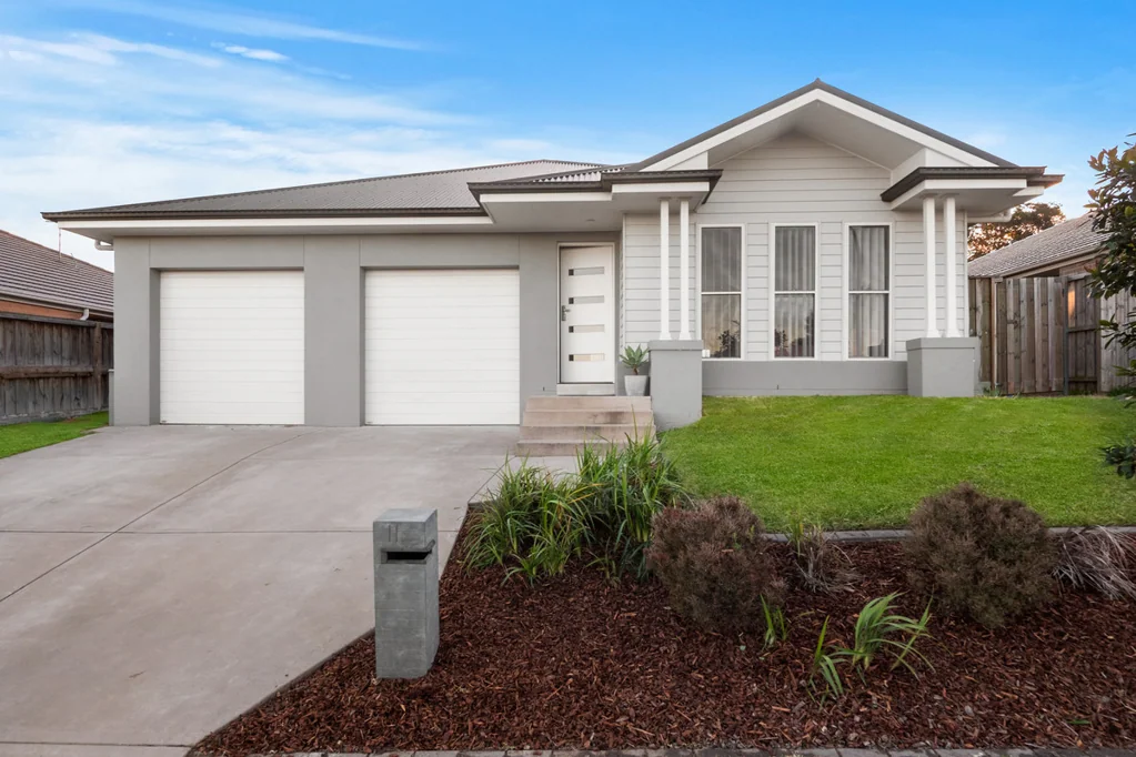 11 and 11A McGlinchey Crescent, Thornton, NSW 2322