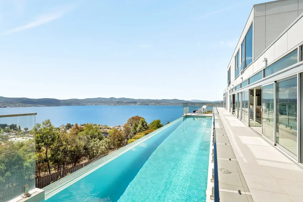 Sandy Bay 5ਬੈੱਡਰੂਮ Unsurpassed contemporary living