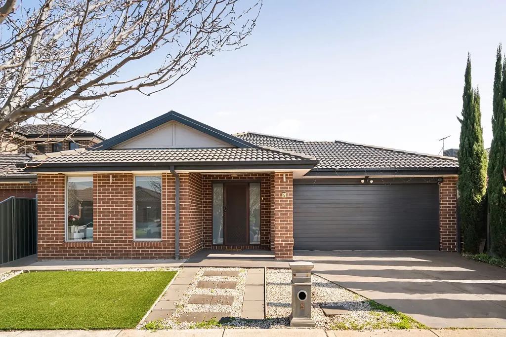 Fraser Rise 4房 Fraser Rise宁静便利地段的宽敞家庭生活 Spacious Family Living in a Peaceful & Convenient Location
